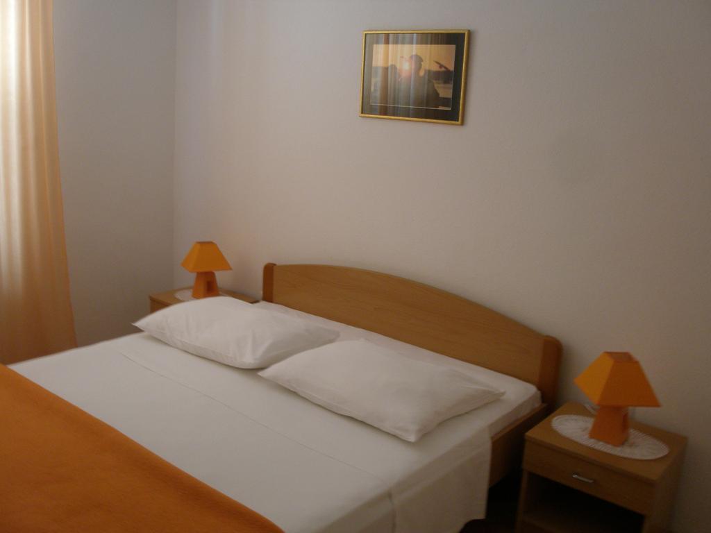 Hotel B&B Chamberlain Milna  Bilik gambar